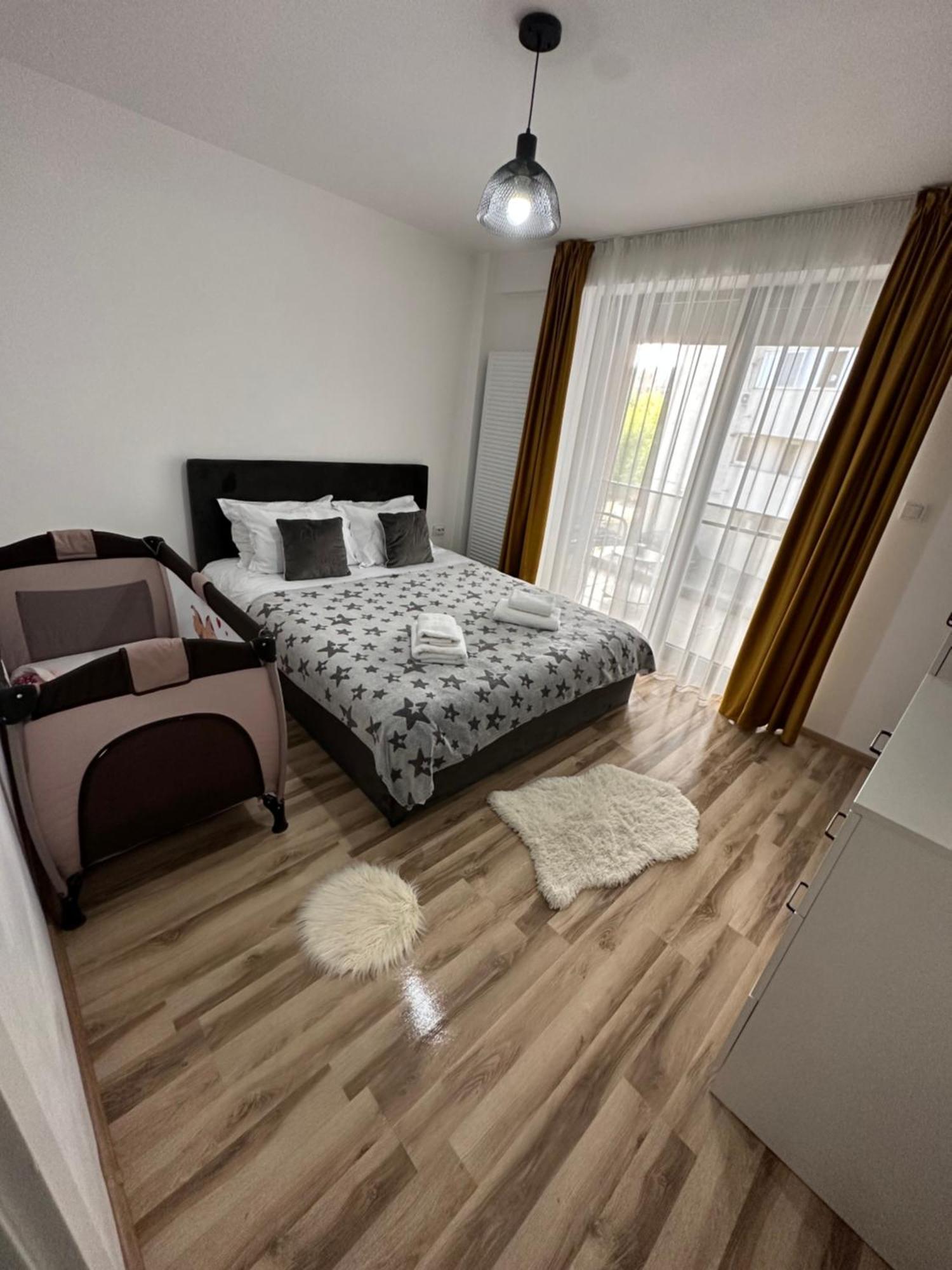 Escape Lounge Lägenhet Craiova Exteriör bild
